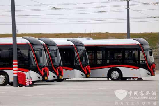 Троллейбусы двойного источника Юйтун приступили к работе в Шанхае, транспорт среднего объема перевозок экспериментирует над реформой тра