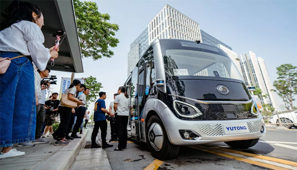 Важный шаг автономного вождения, выполнена опытная эксплуатация интеллектуального автобуса 5G Yutong по открытой дороге
