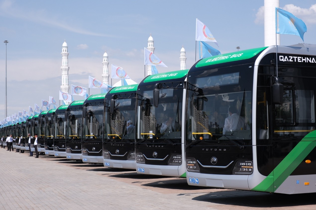 Партия самой роскошной модели электрических автобусов Yutong длиной 18 м поставленав Казахстан!