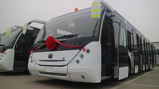 Юйтун снова передал Китайской восточной авиакомпании 19 перронных автобусов аэропорта　
