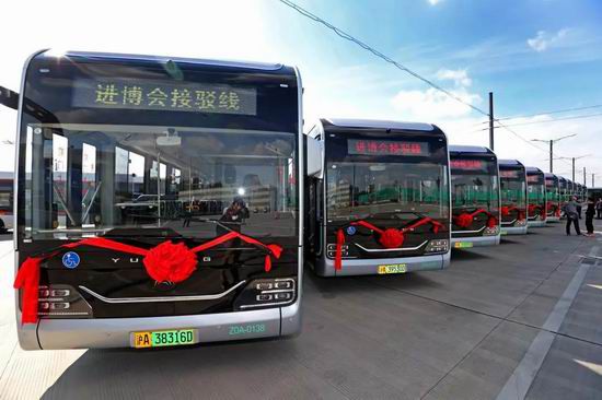 440 соединенных с интеллектуальной сетью автобусов Yutong озарили своим блеском Китайскую Международную импортную выставку