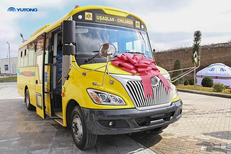 Школьные автобусы Yutong были переданы Азербайджану в качестве государственного подарка