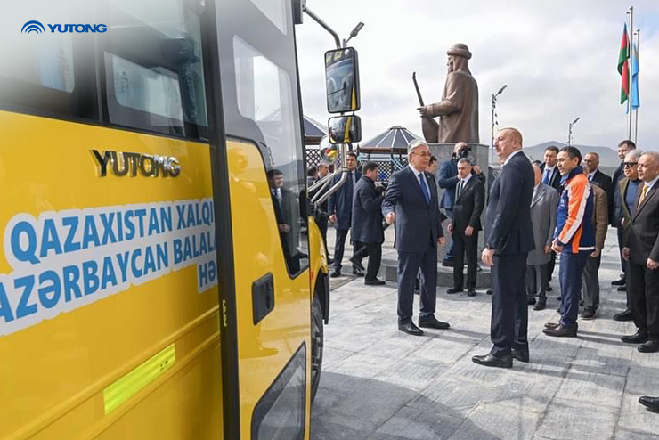 Школьные автобусы Yutong были переданы Азербайджану в качестве государственного подарка