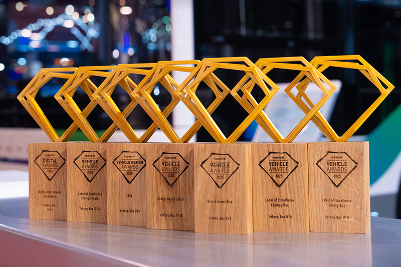 На выставке Busworld Europe 2025 компания Yutong представила технологию увеличения срока службы электробусов (EV Long-Life Tech) и завоевала семь престижных наград, среди которых модели Yutong T14E и U15 были удостоены соответственно премий «Grand Award Co