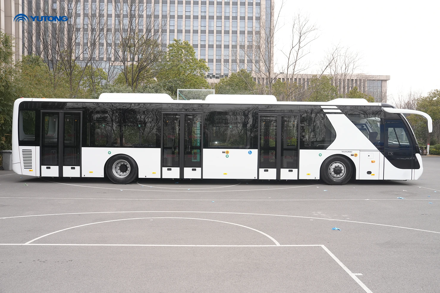 Перронные автобусы Yutong впервые выходят на рынок Кувейта Перронные автобусы Yutong впервые выходят на рынок Кувейта